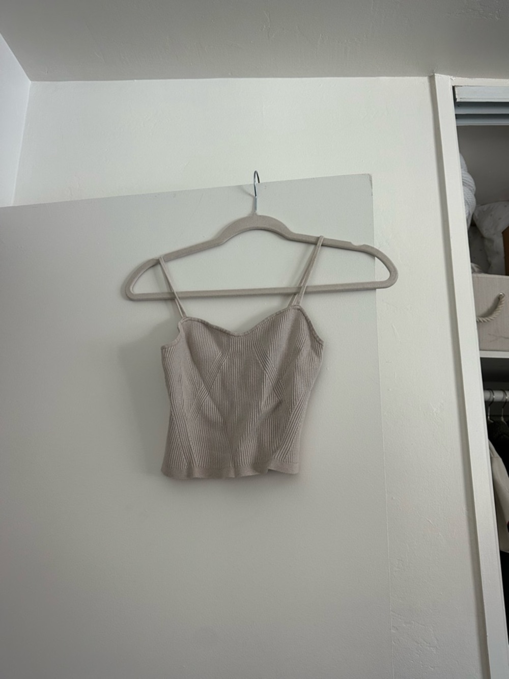 H&M Ribbed Sweetheart Crop Cami in Light Taupe